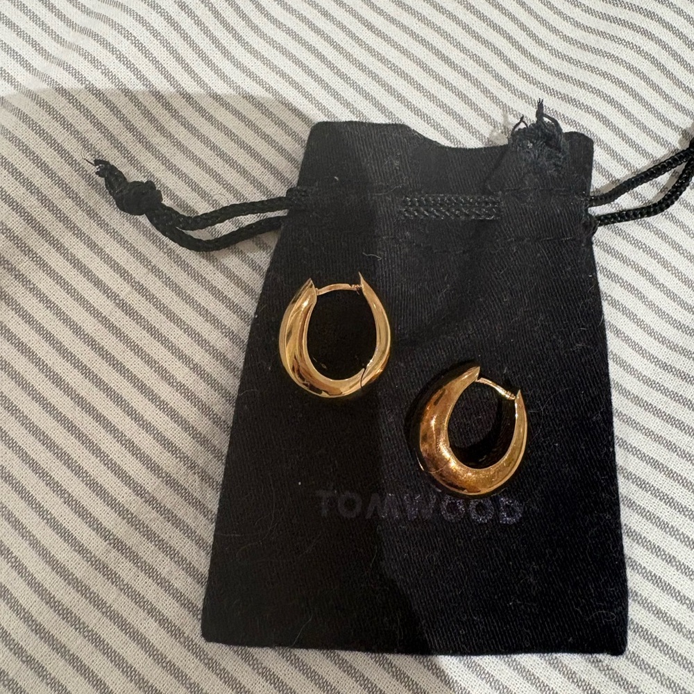 TOM WOOD Shiny Gold Earrings
